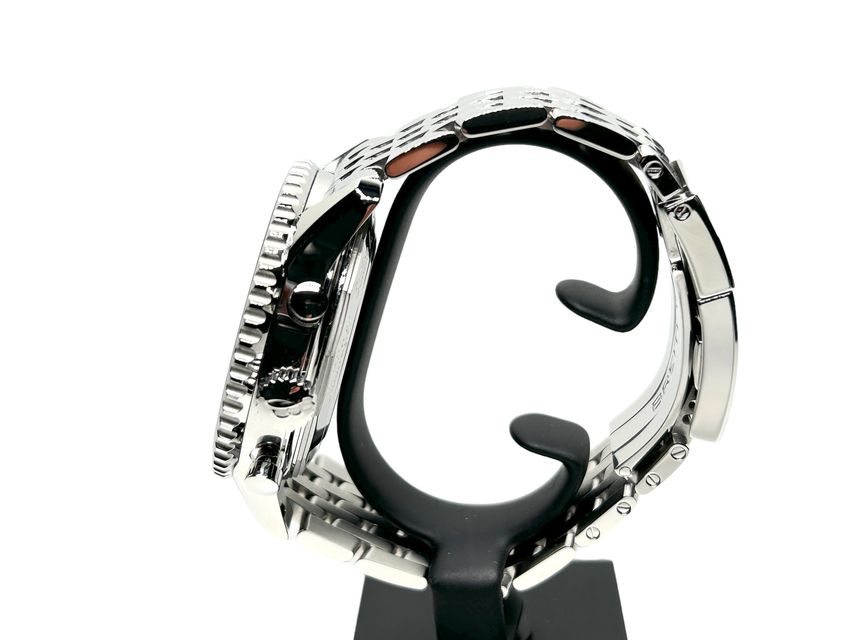 Breitling Navitimer GMT AB0441 Image 2